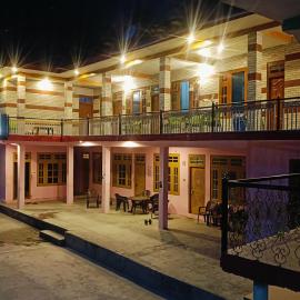 Chojh Inn Guest House, hotel in Kasol