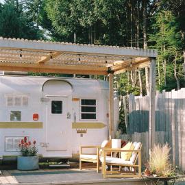 Viesnīca Dreamy Airstream Hideaway with Hot Tub pilsētā Gibsonsa