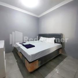 LH101 Guest House Syariah near Makam Sunan Bonang RedPartner, хотел в Tuban