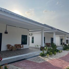 Ocean Cottage 1, Radiant Teluk Sari, hotel in Kampung Mawar