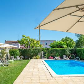Brit Hotel Europ Bergerac, viešbutis mieste Beržerakas