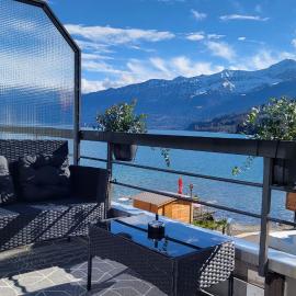Lakeview Loft*Lake/Ferry access* Central: Spiez şehrinde bir otel