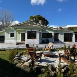 Casa Rascafría, hotel u gradu Raskafria