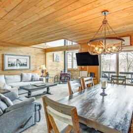 Pristine Resort Townhome 2 Mi to Seven Springs Mtn, hotell sihtkohas Champion