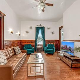 The Victorian on South Park - Sleeps 6