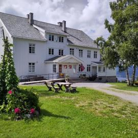 Granum Gård, hótel í Fluberg