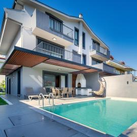Casa Oliva City 2 with Pool & Sauna & Jakuzi & BBQ