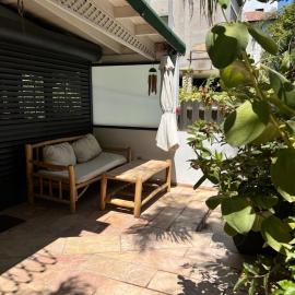 Saloniky Garden, hotel em H̱olon