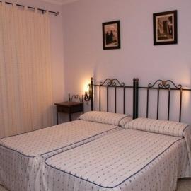 Hotel Don Juan, хотел в El Coronil