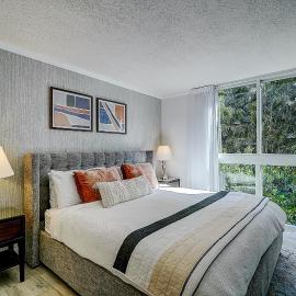 Cute 1 bedroom unit located in Condo Hotel in the heart of Coconut Grove Free Parking โรงแรมในไมอามี