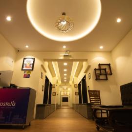 Hostells - Backpacker Hostel near Pune Station, ξενοδοχείο στο Pune