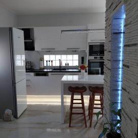 Apervill Luxury House, khách sạn ở Apergátika