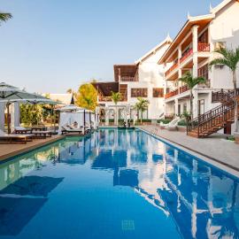 Relaxful Hotel泊岸酒店، فندق في لوانغ برابانغ