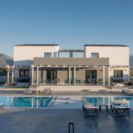 Pura Vida Villa, 2 Heated Pools, Hot Tubs & Sauna, By ThinkVilla, hotel din Panormos Rethymno