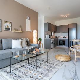 Ivory 1-BR Apartment in Aradipou, hotel u gradu Aradhippou