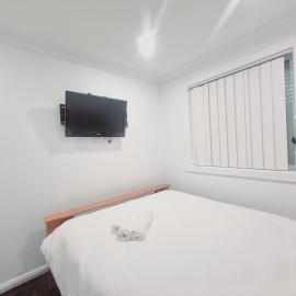 3 Bedrooms Holiday House، فندق في Bidwill