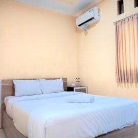 Wisma Mutiara near Alun Alun Demak Mitra RedDoorz, hotel em Demak