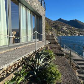 The House on the lake shore โรงแรมในแดร์วิโอ