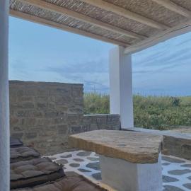 Louloudasrooms Studio, hotel i Molos Parou