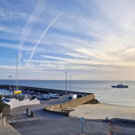 Quiberon sea view apartment - beach access, hotel in Quiberon
