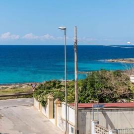 LA CASA DI CLAUDIA "appartamento vista mare 4 posti letto a 30 mt"
