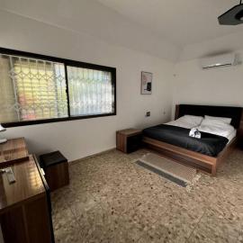 Patio Apartment with BBQ and parking