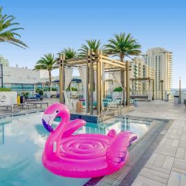 HighFloor with Stunning Views, Pools, Near Beach
