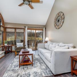 Cozy at Creekwood Getaway, hotel i Galena