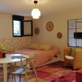 Studio en rez de jardin, hotel v destinaci Collobrières