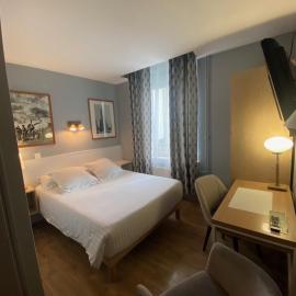 Hotel Le Pelican, hotel v destinaci Charleville-Mézières