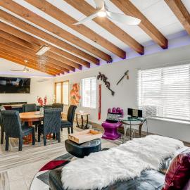 1 Mi to Dtwn: Scenic Prescott Hillside Retreat!