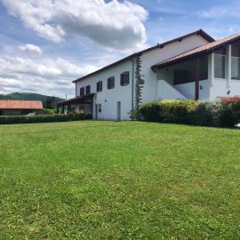 Gîte Etcharnia, hotel in Larceveau-Arros-Cibits