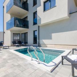Luxury Villa V2 Apartments - Pool, Rooftop & Panoramic Views