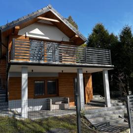 Jaromierz Dom nad jeziorem، فندق في Jaromierz