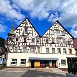 Zur Schönen Lau- Monteurzimmer、ブラウボイレンのホテル
