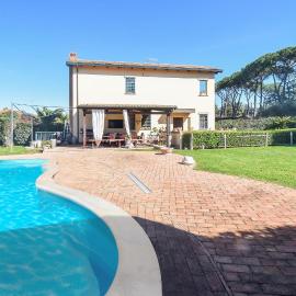 Beautiful Villa In Rome, hotel in Rome