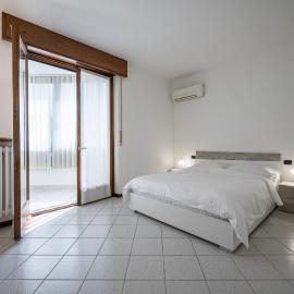 Two bedroom apartment with garage - Larihome A56، فندق في دونغو