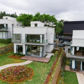 Rung Thong Nui Voi Villa & Resort, ξενοδοχείο σε Ðưc Trọng