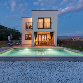 Brand new Villa 'Maslina' with Pool, hotel din Povljana