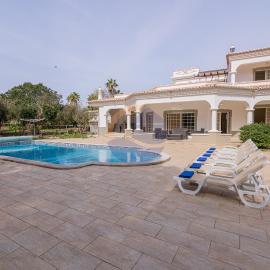Villa Luxury Suites, Heated Outdoor Pool
