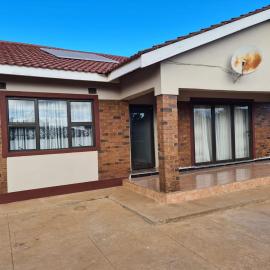 Bulawayo Bliss - Cozy 3 Bedroom House
