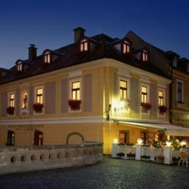 Offi Haz Hotel, hotel in Eger