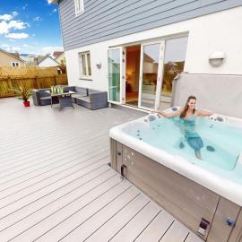 Croyde Ocean Breeze 5 Bedrooms، فندق في كرويد