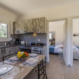 Manos House - Elegant Modern Escape