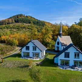 Ferienhäuser Hoher Knochen mit Sauna – hotel w mieście Schmallenberg