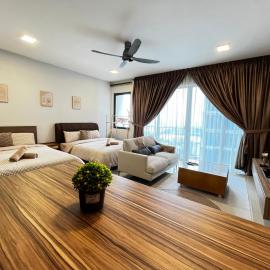 1-5 Pax Comfy Trefoil Studio-Walk to Setia City Mall & Setia City Convention Centre