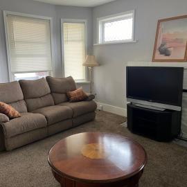 House w Separate 4 Private Bedrooms, Hotel in South Bend