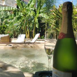 La petite Niçoise au Jacuzzi à 3 min de la mer, hotel em Nice