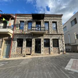 Amfikleia Earth houses، فندق في أمفيكليا