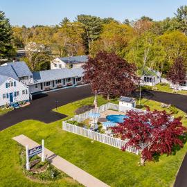 The Beaches Guestrooms and Cottages, hotel in Wells
